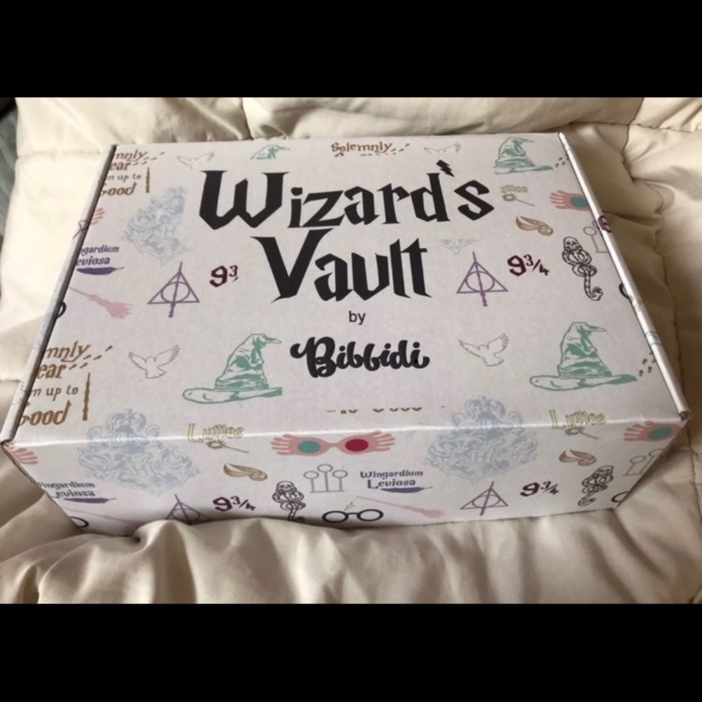 Harry Potter LOOT mystery box Hufflepuff